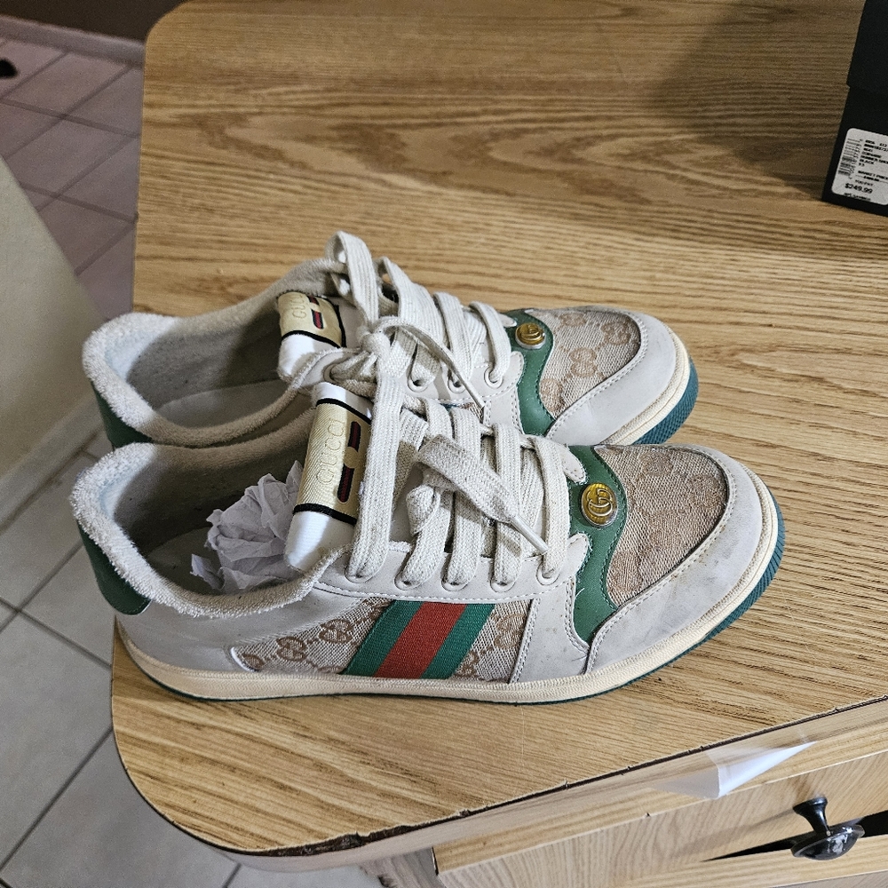 Men's Gucci sneaker (Authentic)